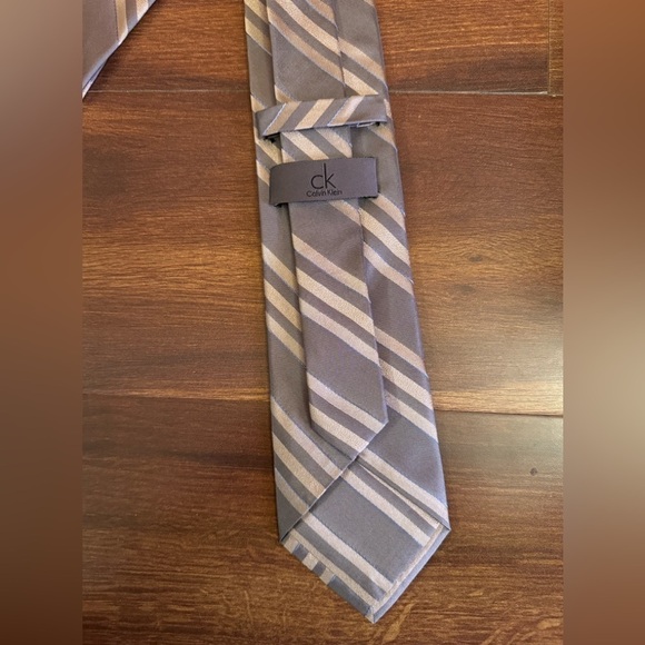 🌿SALE🌿CALVIN KLEIN 100% Silk Gray Repp Tie - Picture 3 of 9